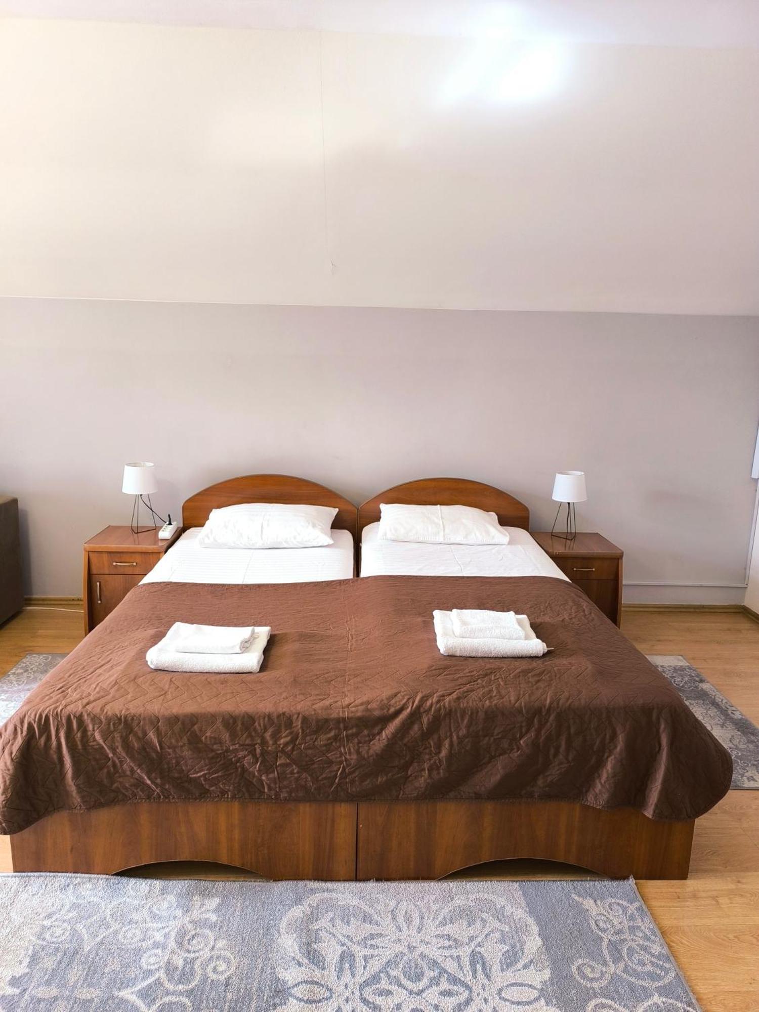 Hotel Delfin Mukaçeve Oda fotoğraf